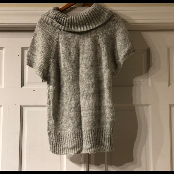 One7Six Knitted Turtle Neck Short sleeve Sweater - Picture 2 of 3